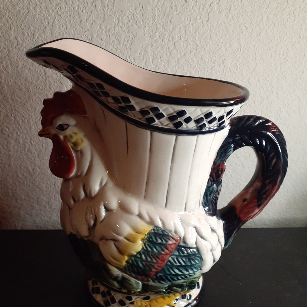 GORGEOUS VTG CBK Ceramic 8" Rooster Pitcher.